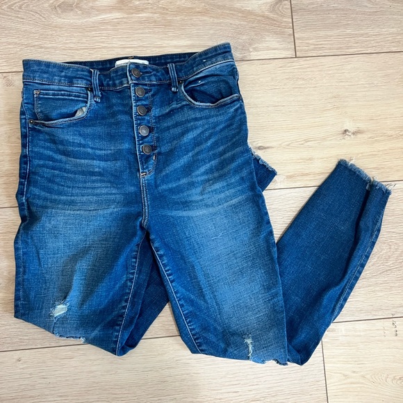Abercrombie Jeans | Distressed Super Skinny High Rise Ankle Jeans | Medium Wash - Picture 2 of 3